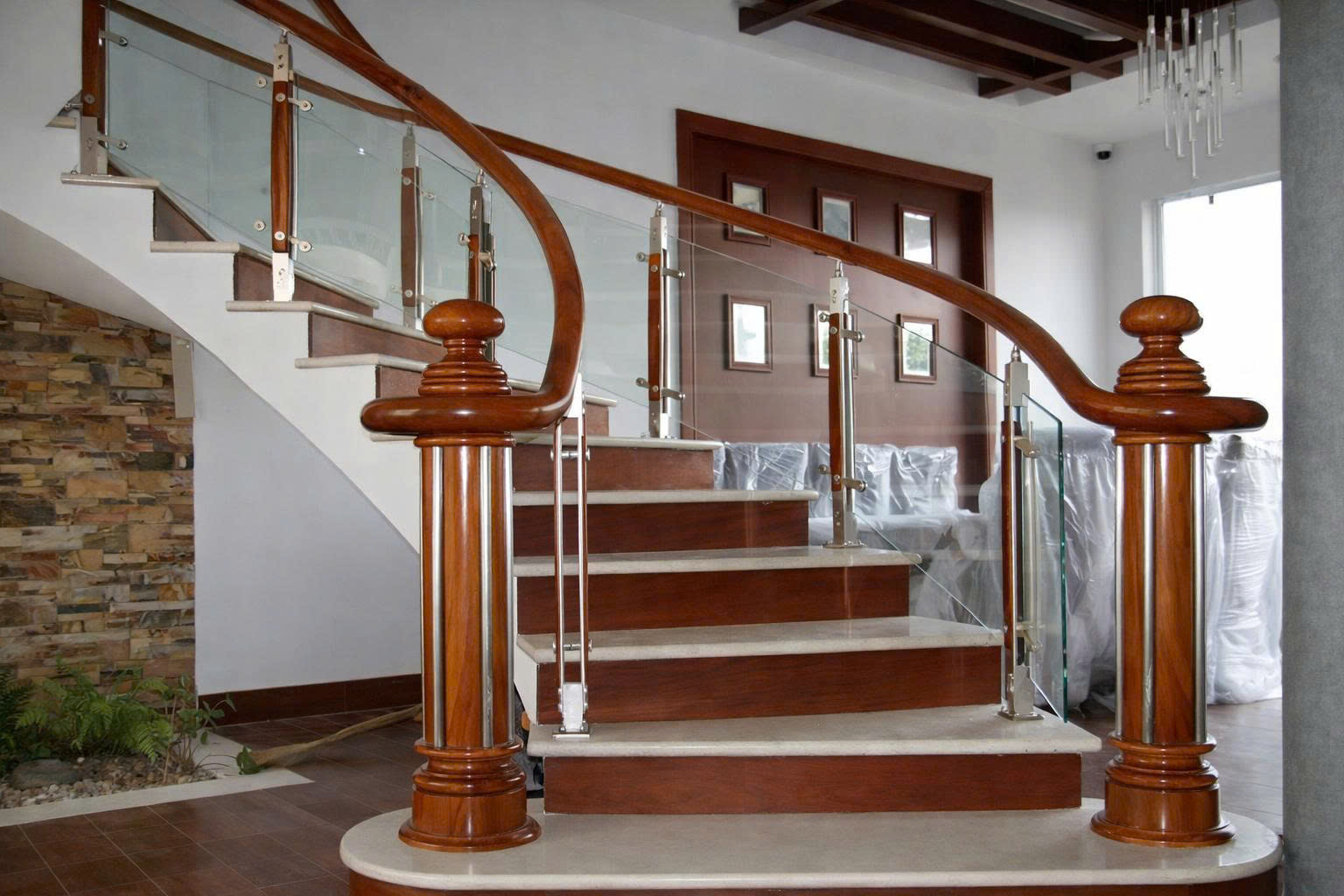 Xu hướng thiết kế hướng tới sự cá nhân hóa và kết hợp đa vật liệu