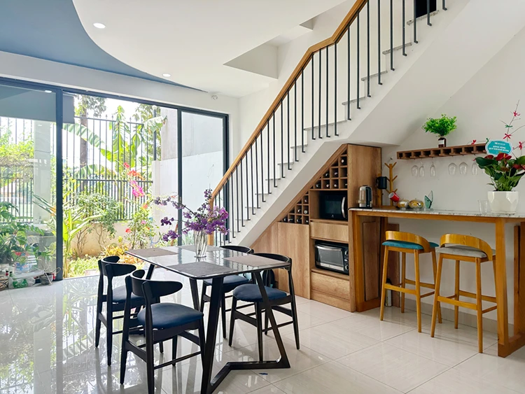 Tận dụng gầm cầu thang sai cách