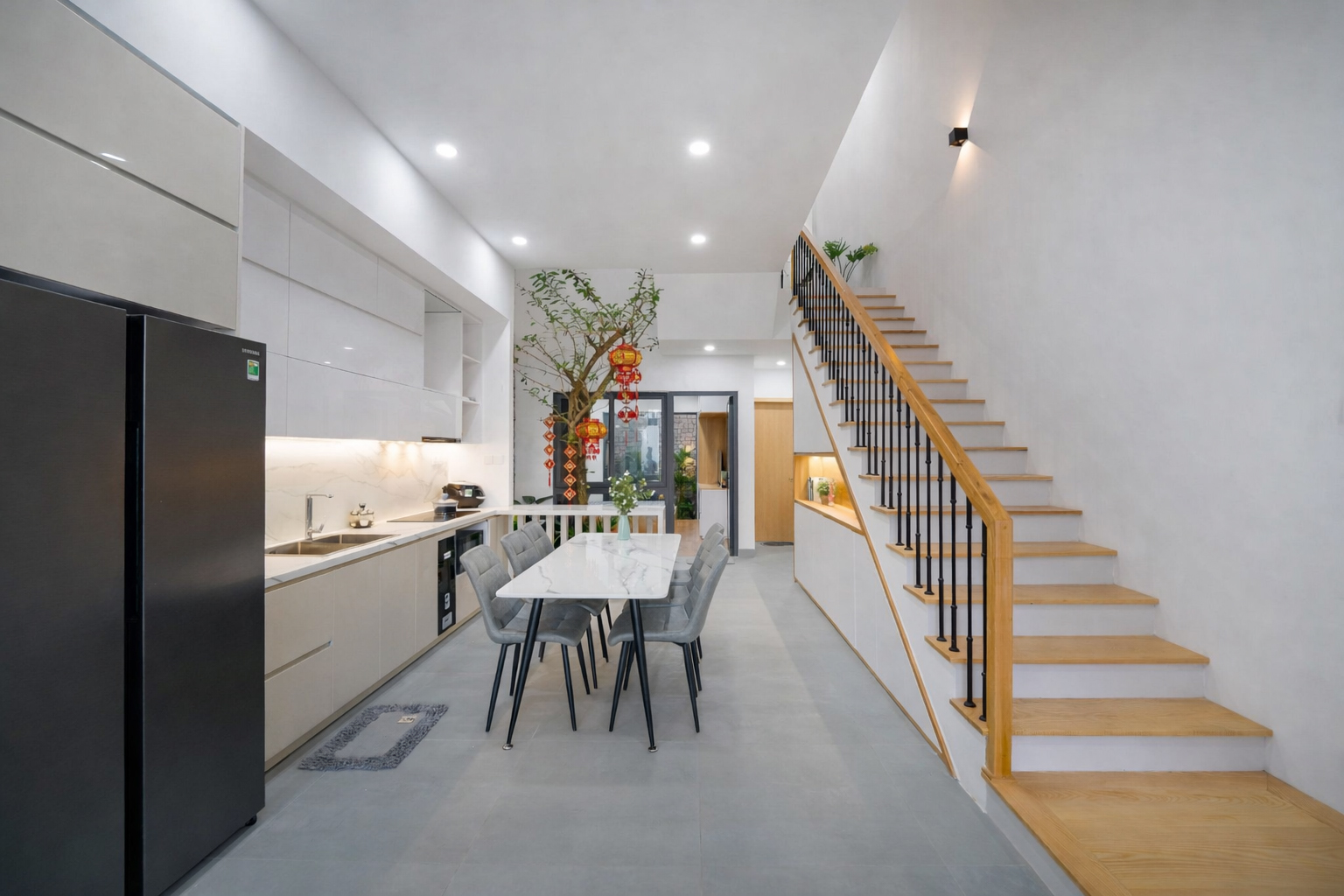 Mẫu cầu thang dọc nhà dạng thẳng tối giản